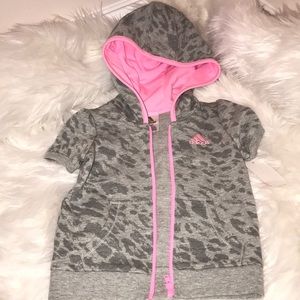 🎉🎉SOLD🎉🎉🎉Adidas Shirt Sleeve Vest